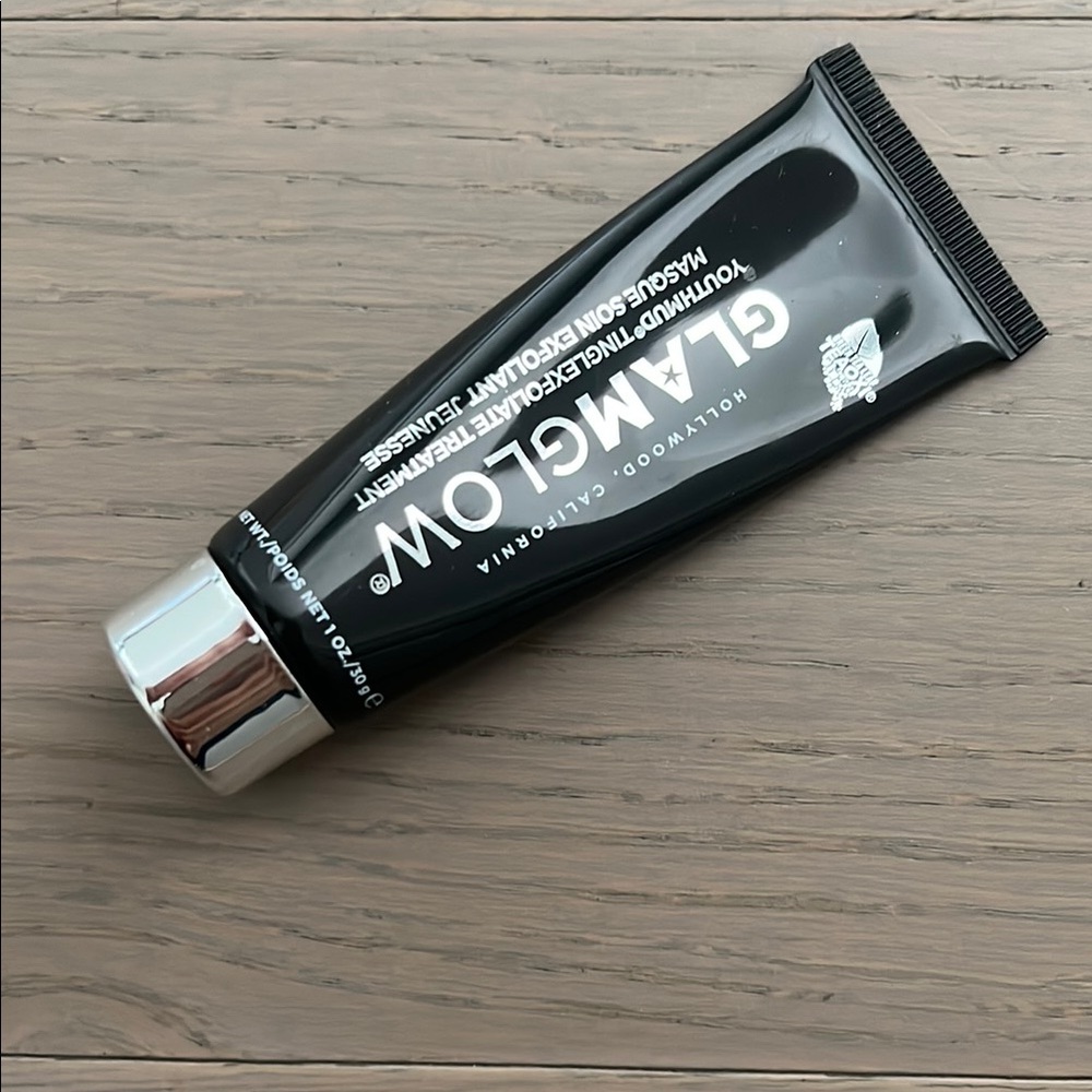 New GLAMGLOW Youthmud
